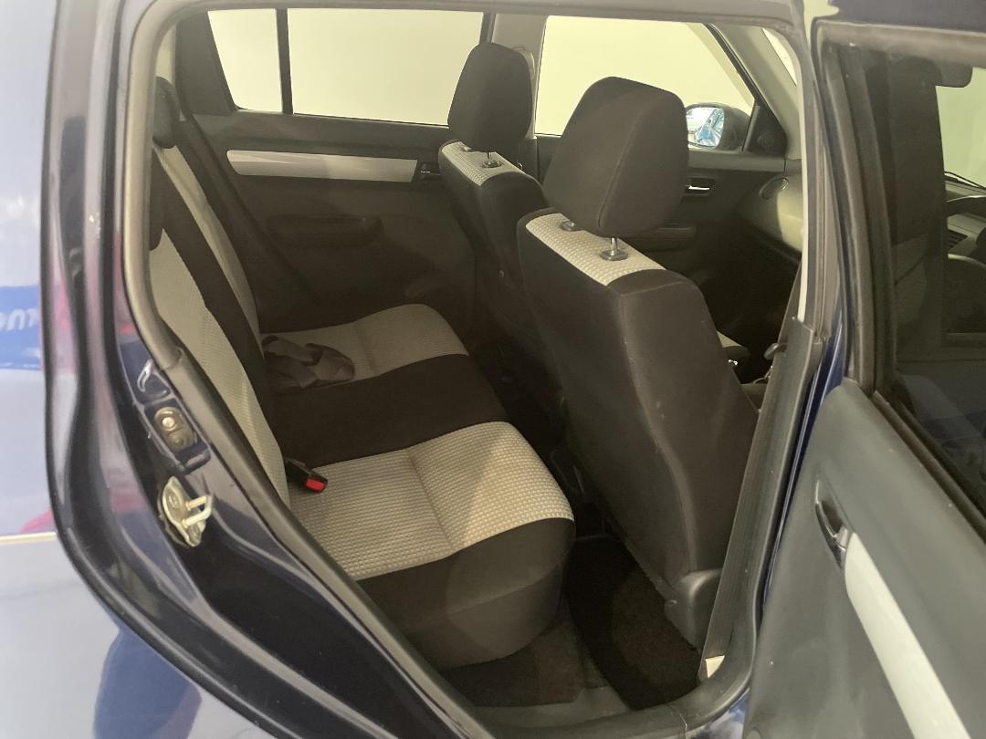 Photo '18' of Suzuki Swift