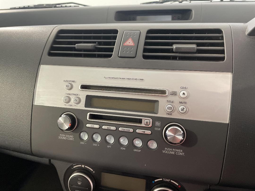 Photo '25' of Suzuki Swift