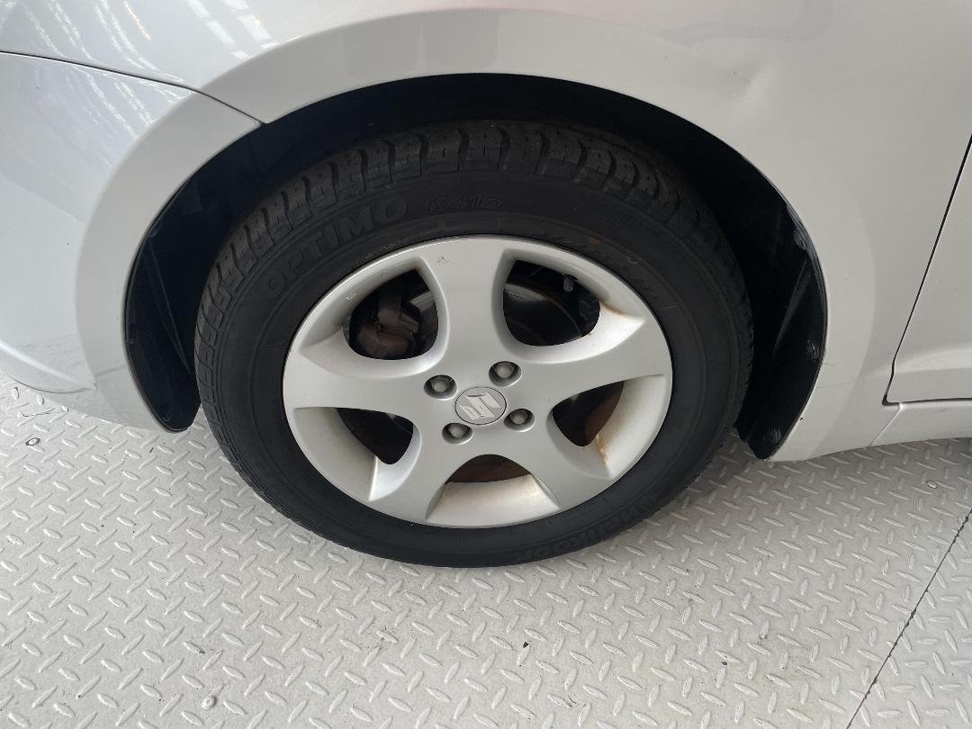 Photo '10' of Suzuki Swift