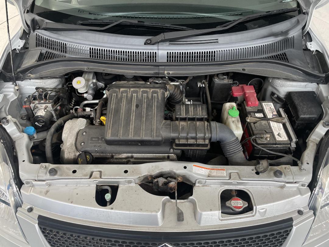 Photo '13' of Suzuki Swift