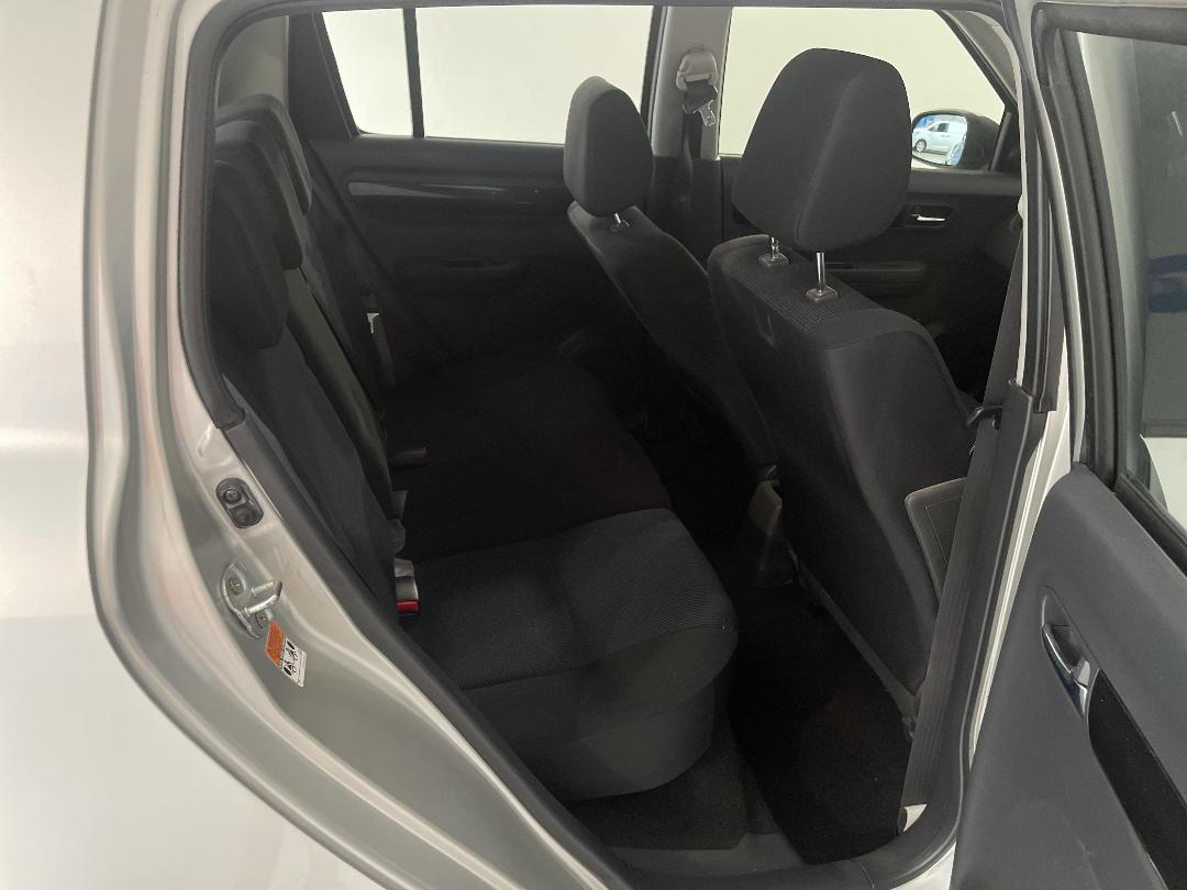 Photo '20' of Suzuki Swift