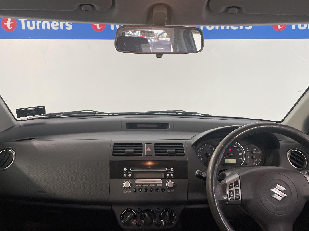 Photo '17' of Suzuki Swift