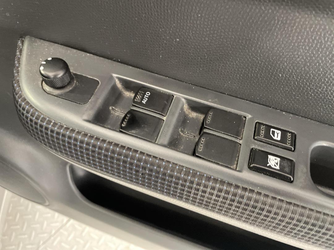 Photo '23' of Suzuki Swift