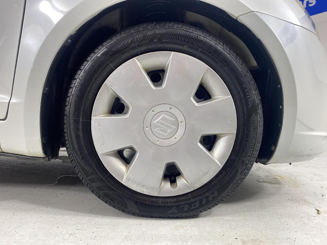 Photo '9' of Suzuki Swift