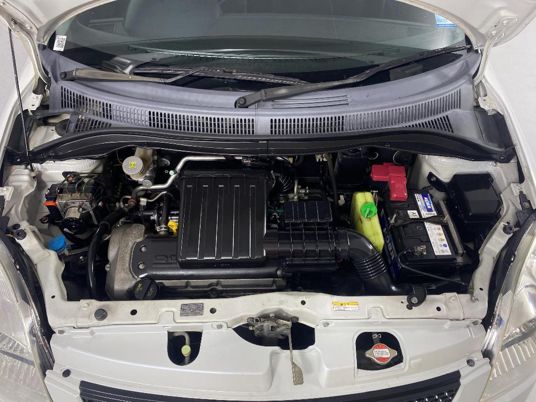 Photo '13' of Suzuki Swift