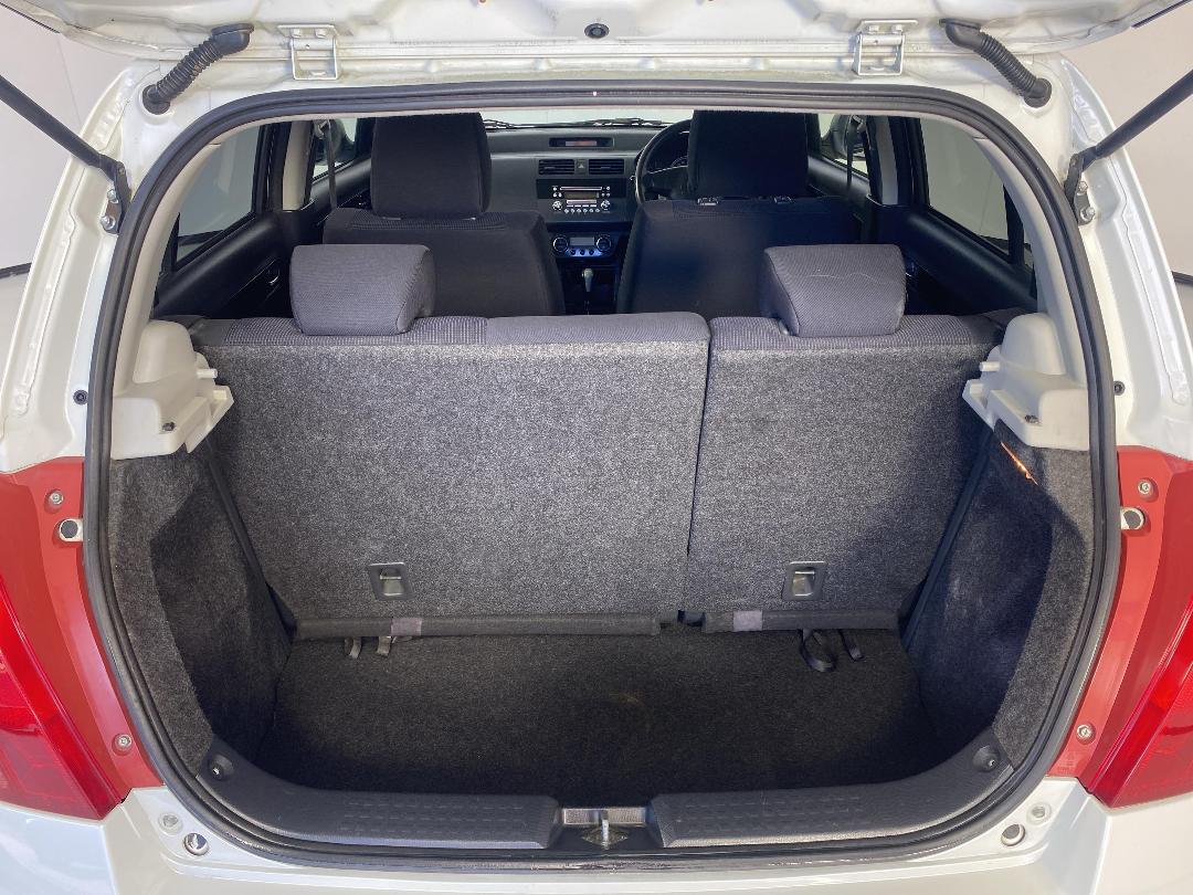 Photo '14' of Suzuki Swift