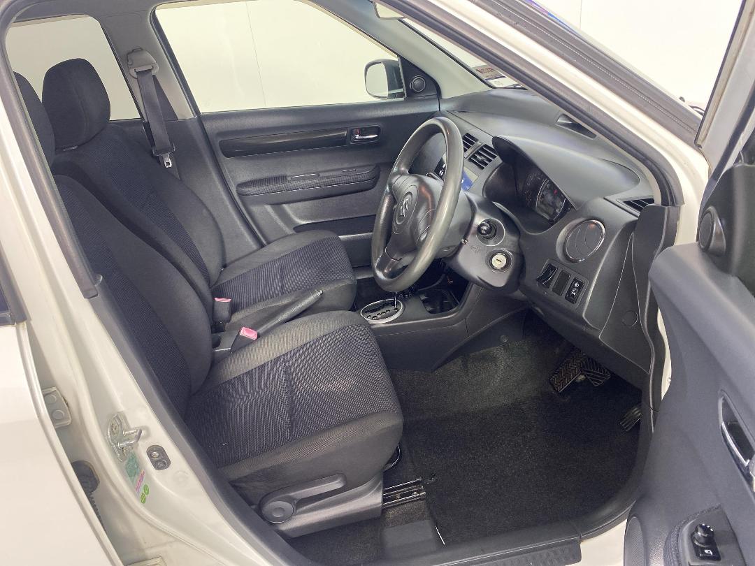 Photo '16' of Suzuki Swift