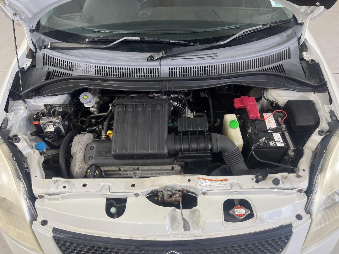 Photo '13' of Suzuki Swift