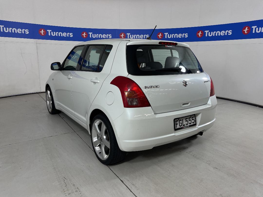 Photo '5' of Suzuki Swift