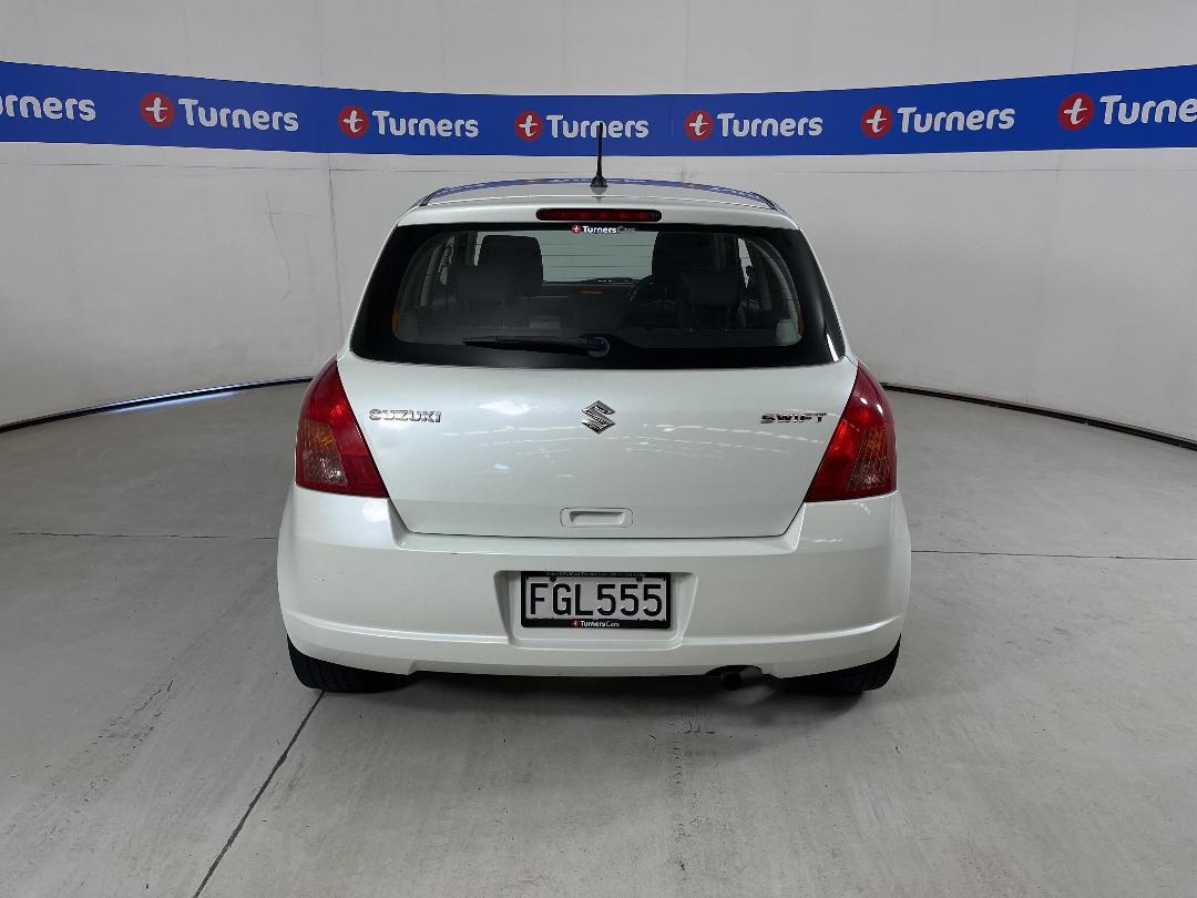 Photo '6' of Suzuki Swift