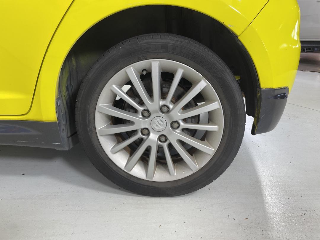 Photo '11' of Suzuki Swift