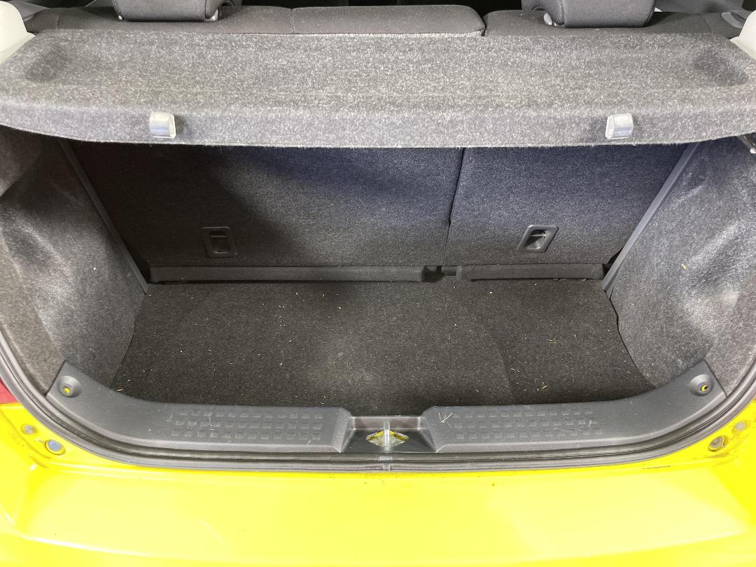 Photo '14' of Suzuki Swift