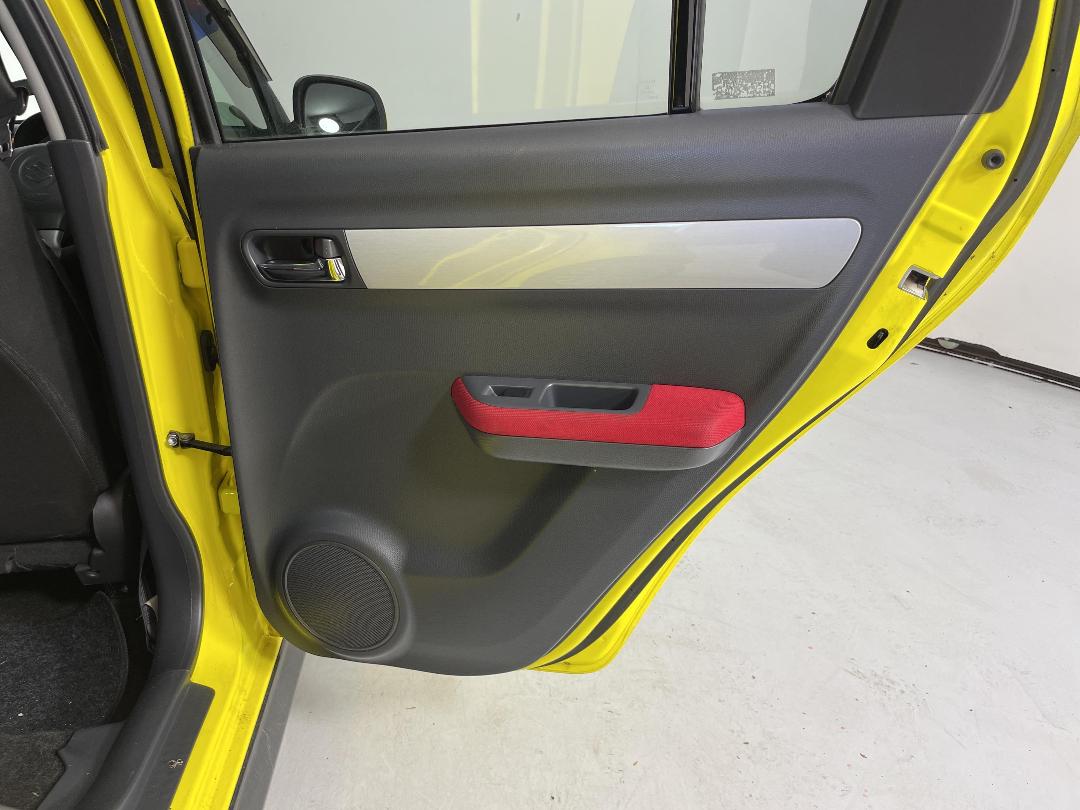 Photo '19' of Suzuki Swift