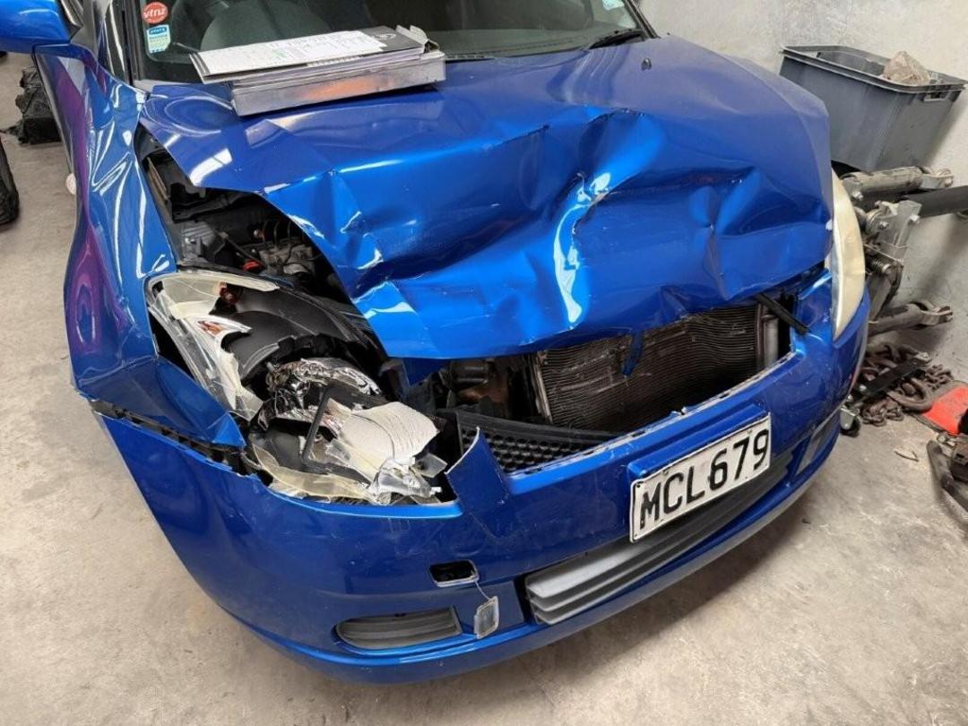 Photo '11' of Suzuki Swift