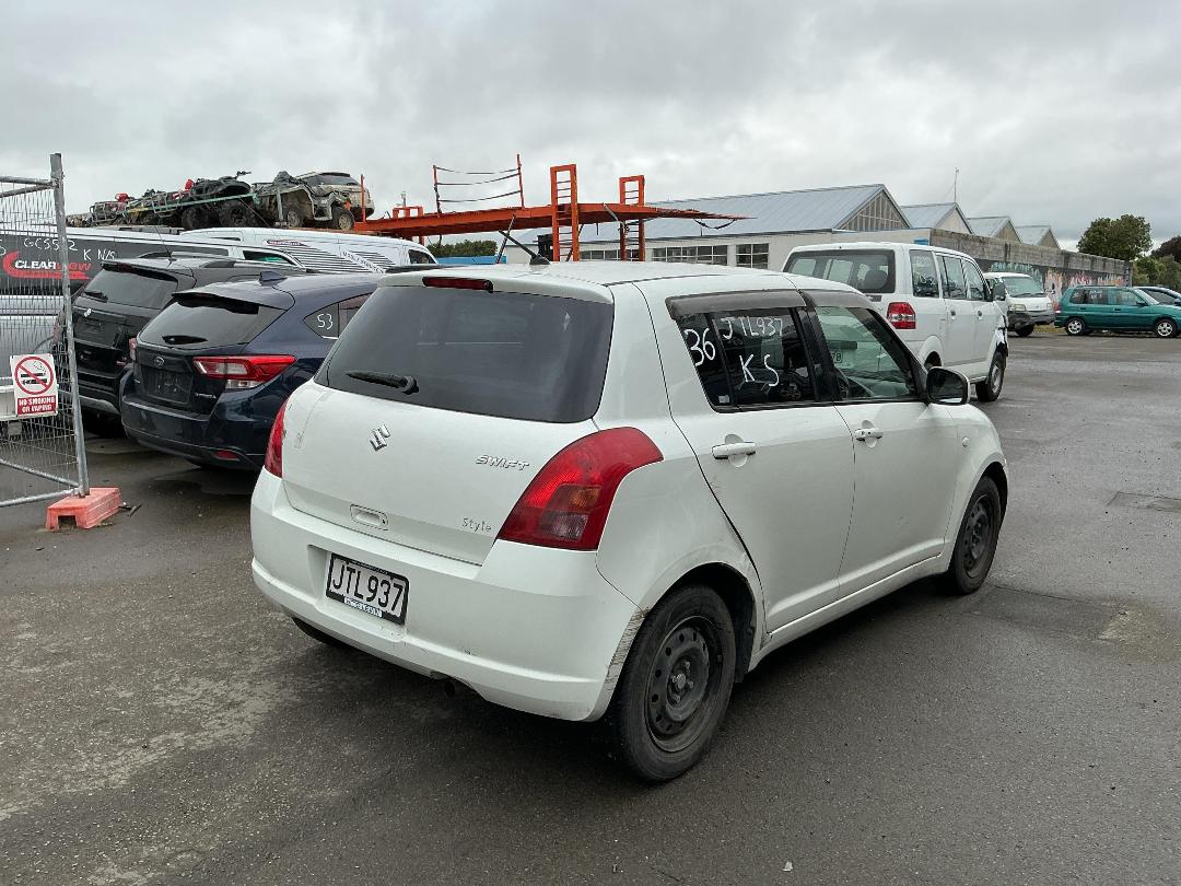 Photo '6' of Suzuki Swift