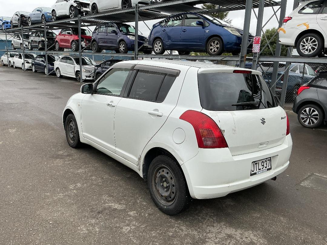 Photo '4' of Suzuki Swift