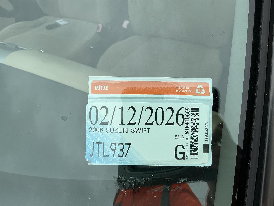 Photo '18' of Suzuki Swift