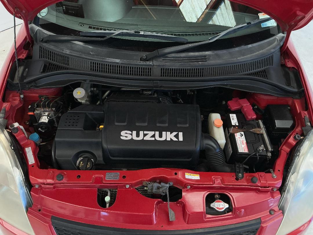 Photo '13' of Suzuki Swift