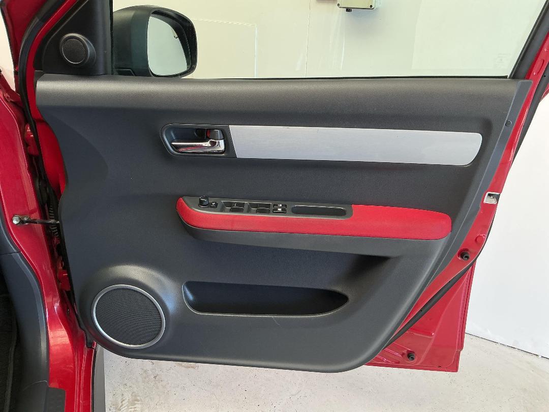 Photo '15' of Suzuki Swift