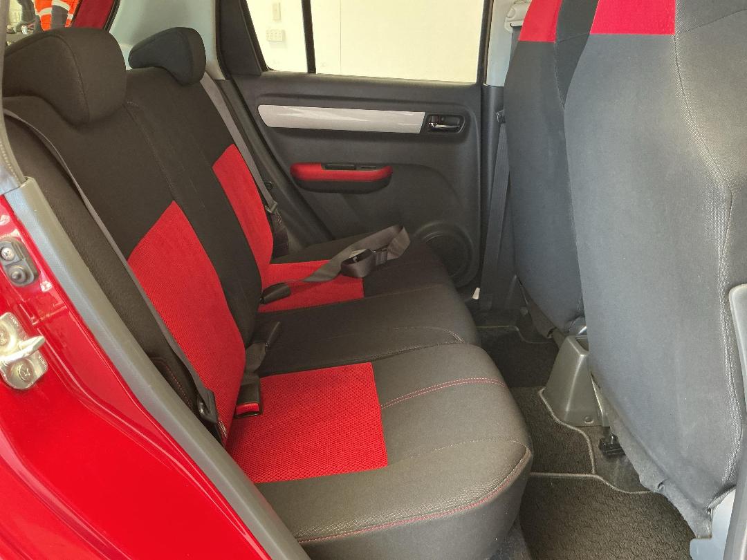 Photo '20' of Suzuki Swift