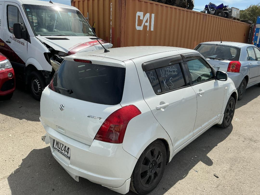 Photo '6' of Suzuki Swift