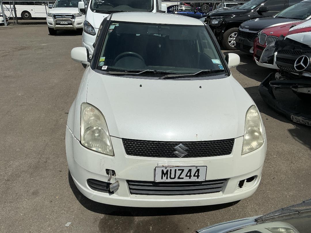 Photo '2' of Suzuki Swift