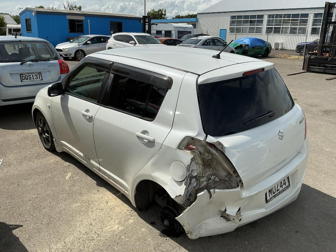 Photo '4' of Suzuki Swift