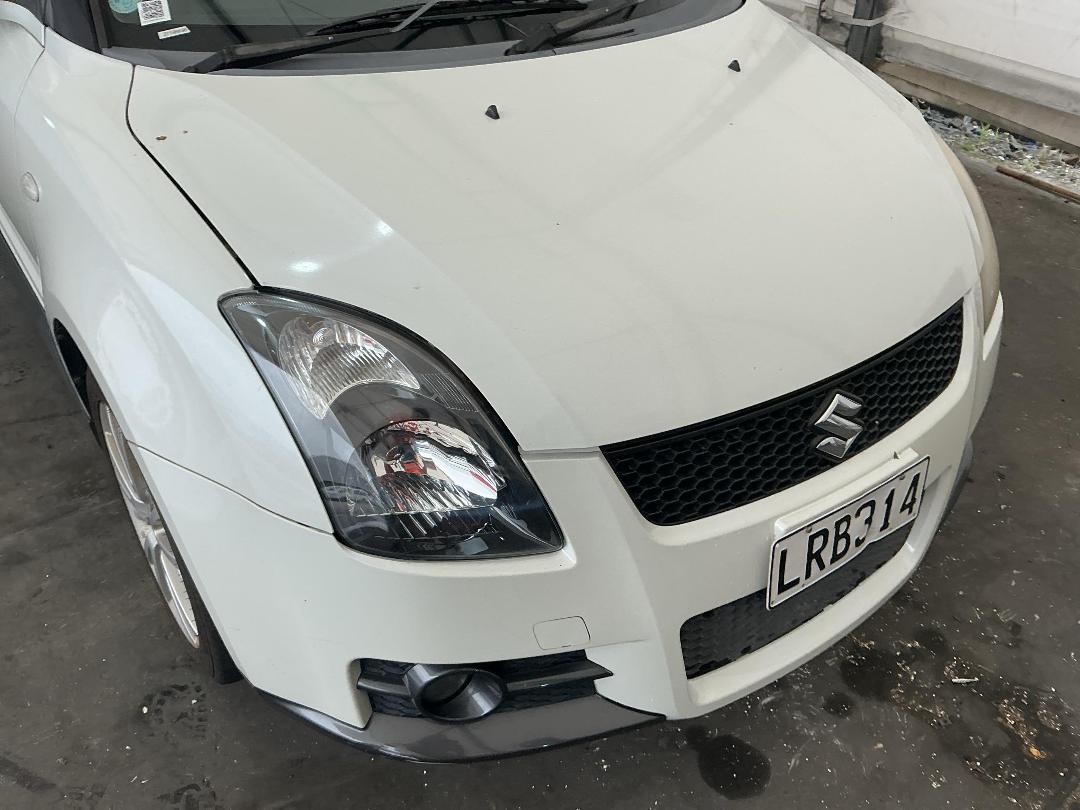 Photo '4' of Suzuki Swift