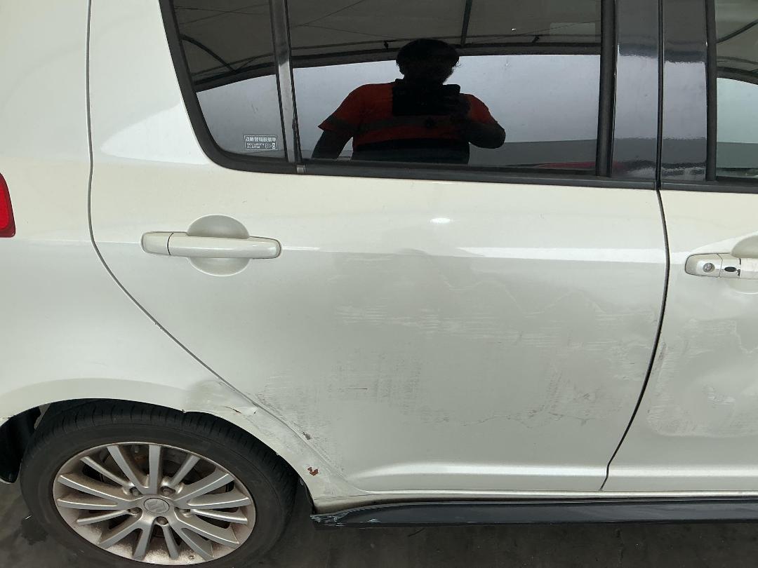 Photo '13' of Suzuki Swift