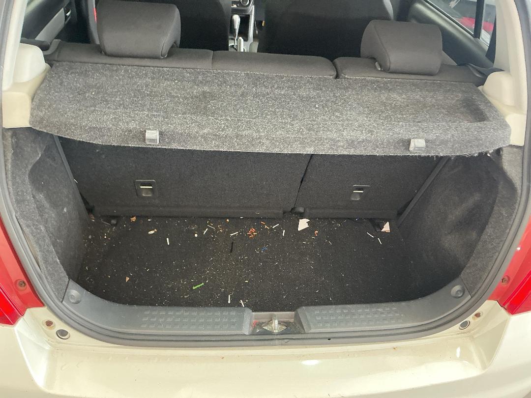 Photo '21' of Suzuki Swift