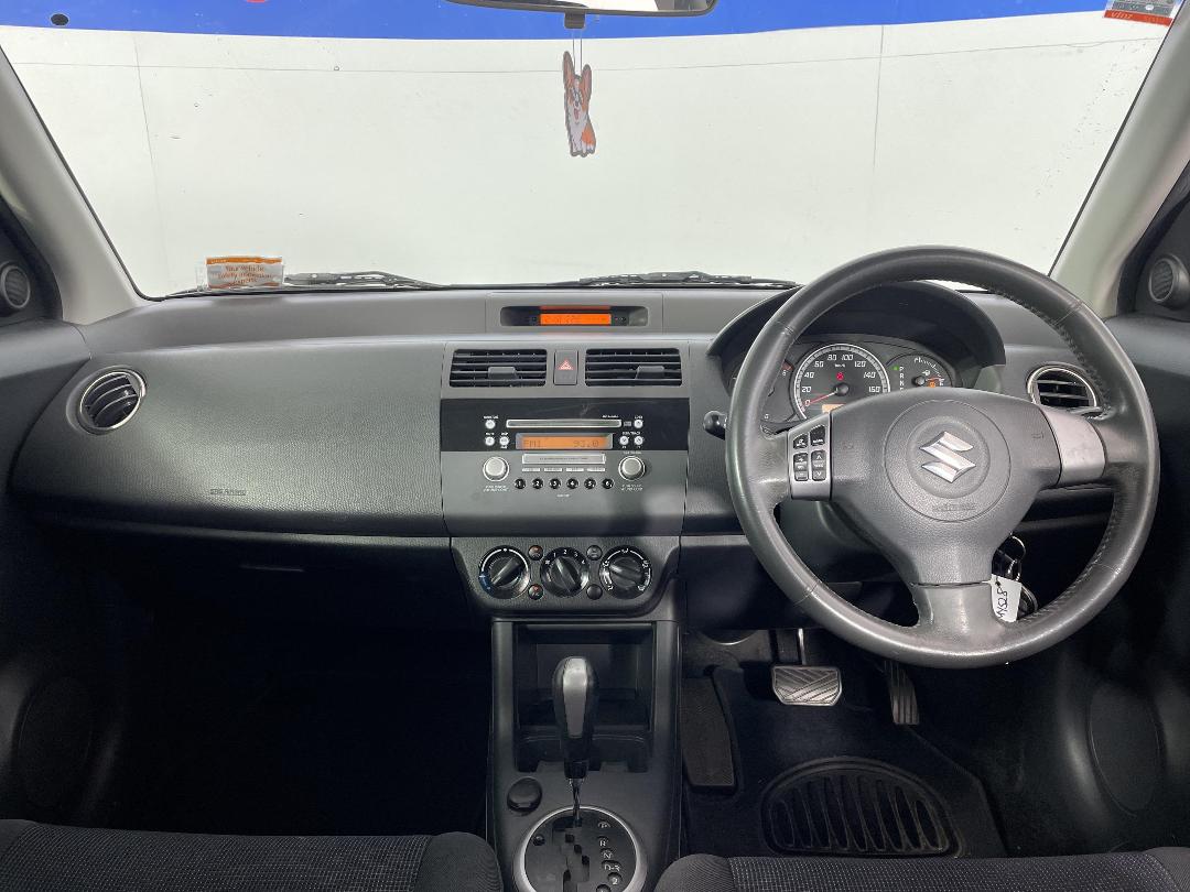 Photo '17' of Suzuki Swift