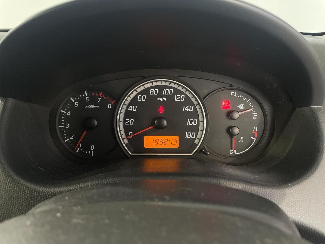 Photo '21' of Suzuki Swift Photo '21' of Suzuki Swift