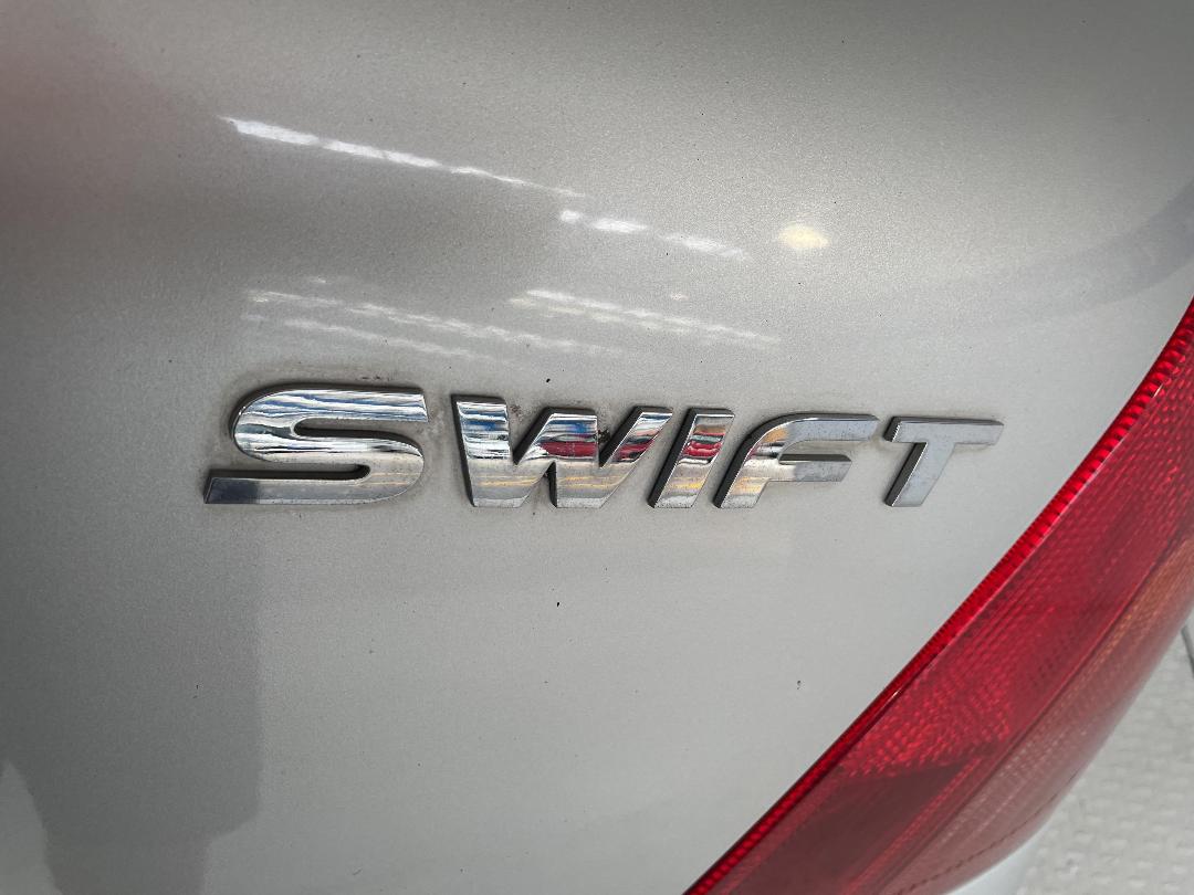 Photo '33' of Suzuki Swift Photo '33' of Suzuki Swift