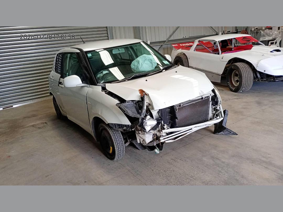 Photo '12' of Suzuki Swift