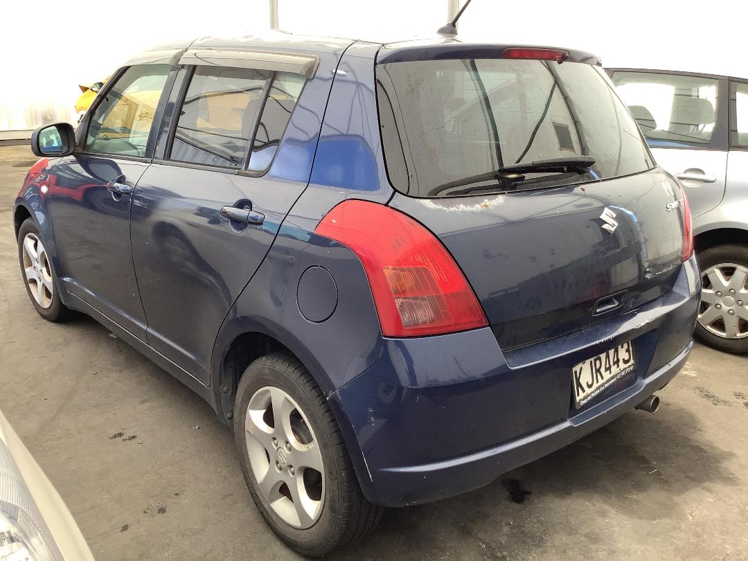 Photo '4' of Suzuki Swift
