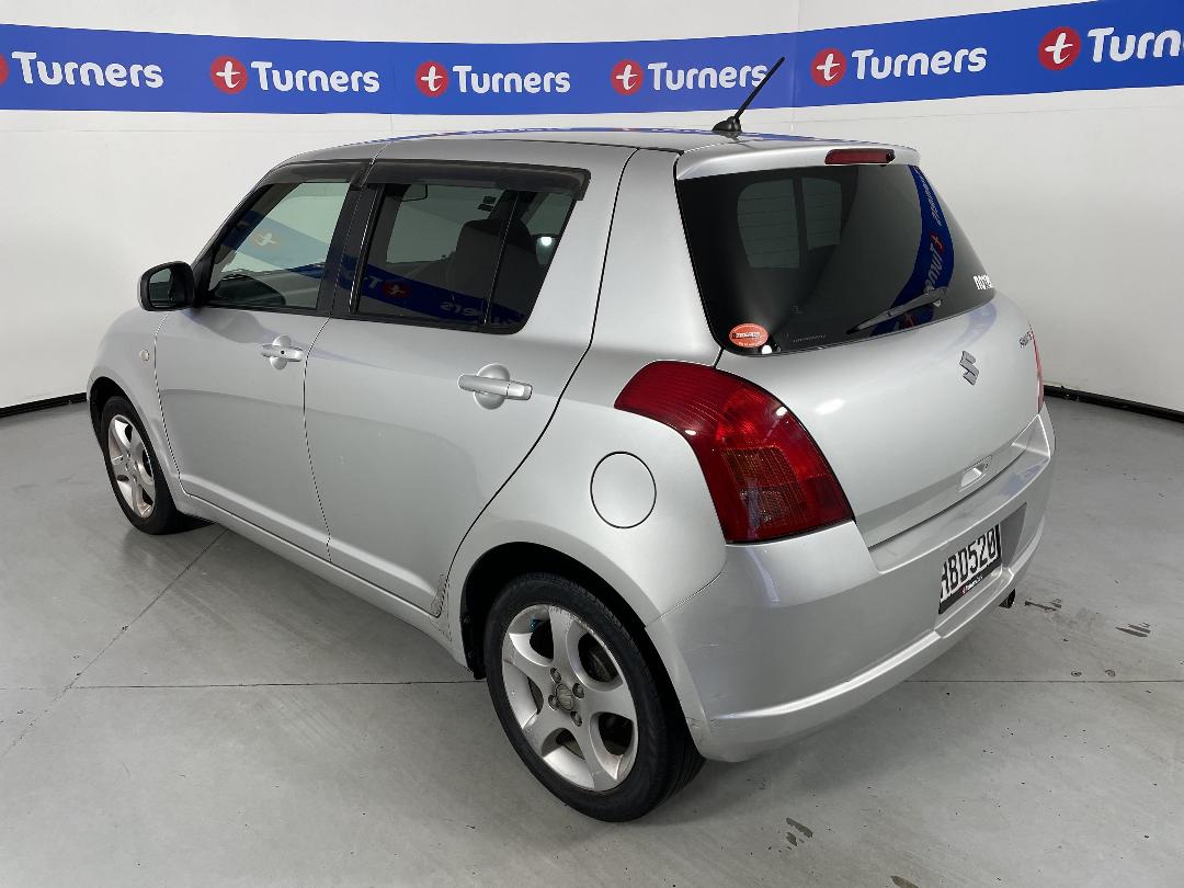 Photo '5' of Suzuki Swift Photo '5' of Suzuki Swift