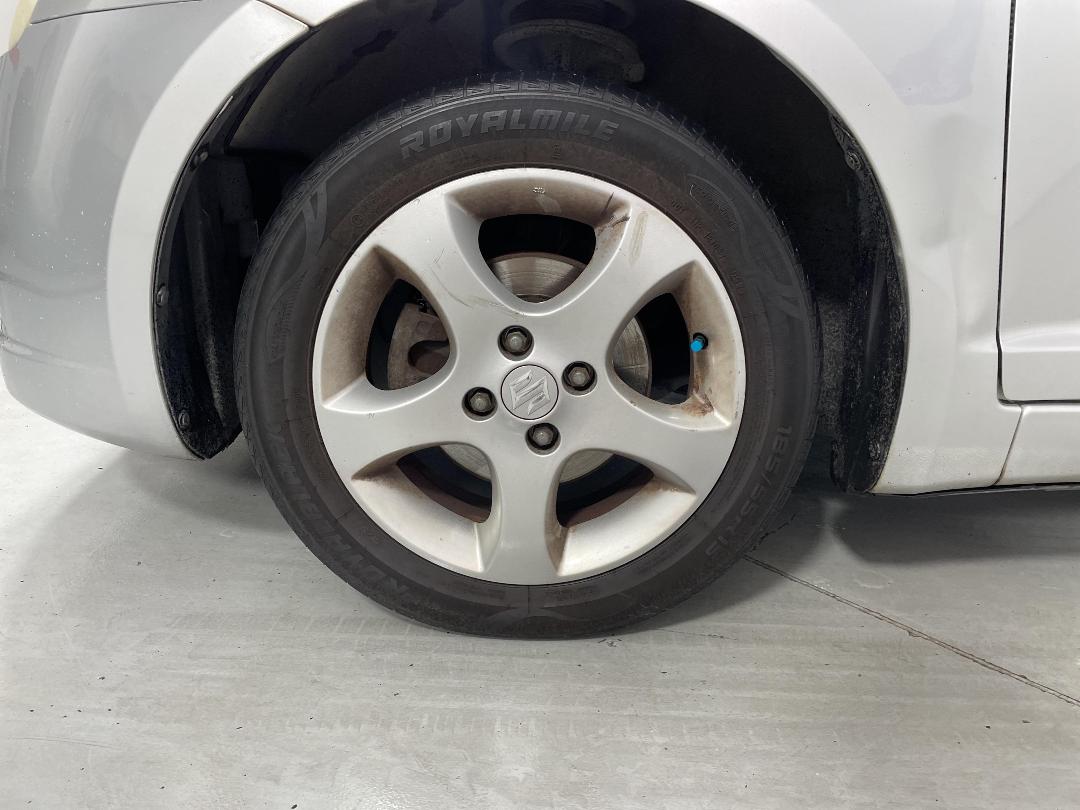 Photo '10' of Suzuki Swift Photo '10' of Suzuki Swift