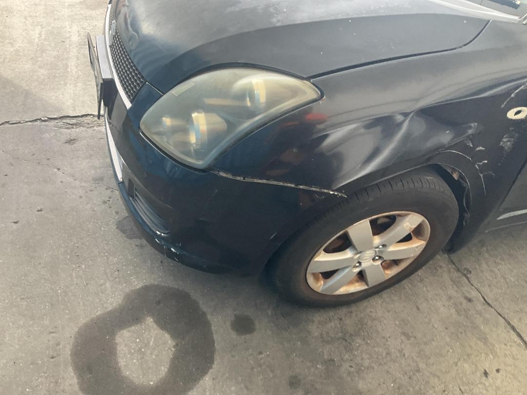 Photo '7' of Suzuki Swift