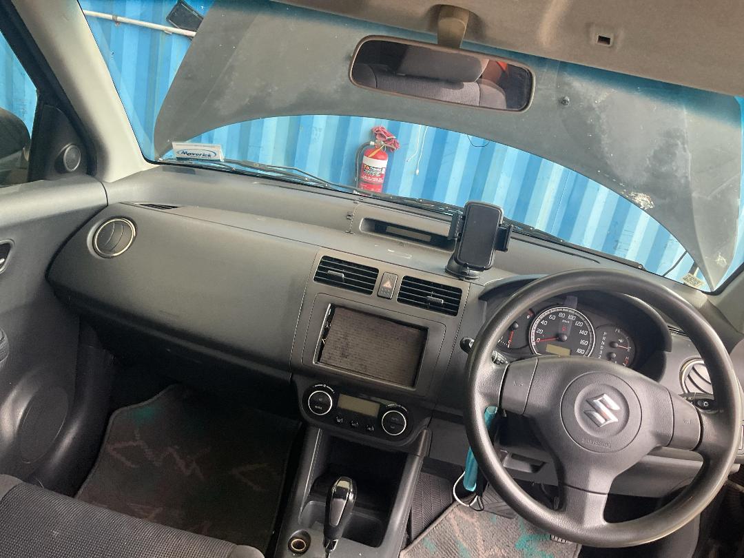 Photo '24' of Suzuki Swift