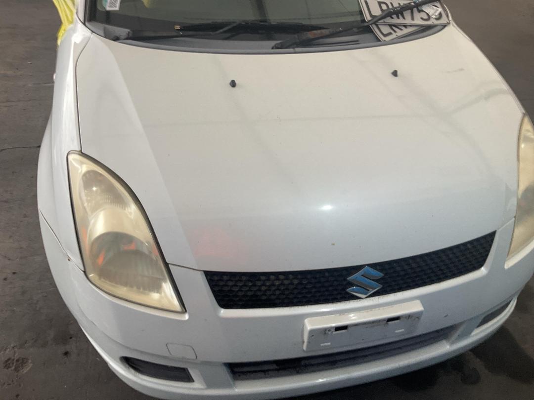 Photo '6' of Suzuki Swift