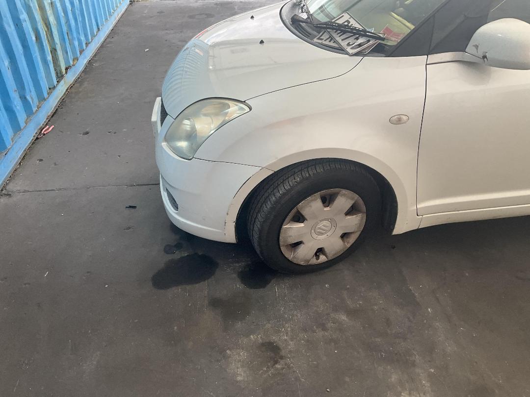 Photo '8' of Suzuki Swift