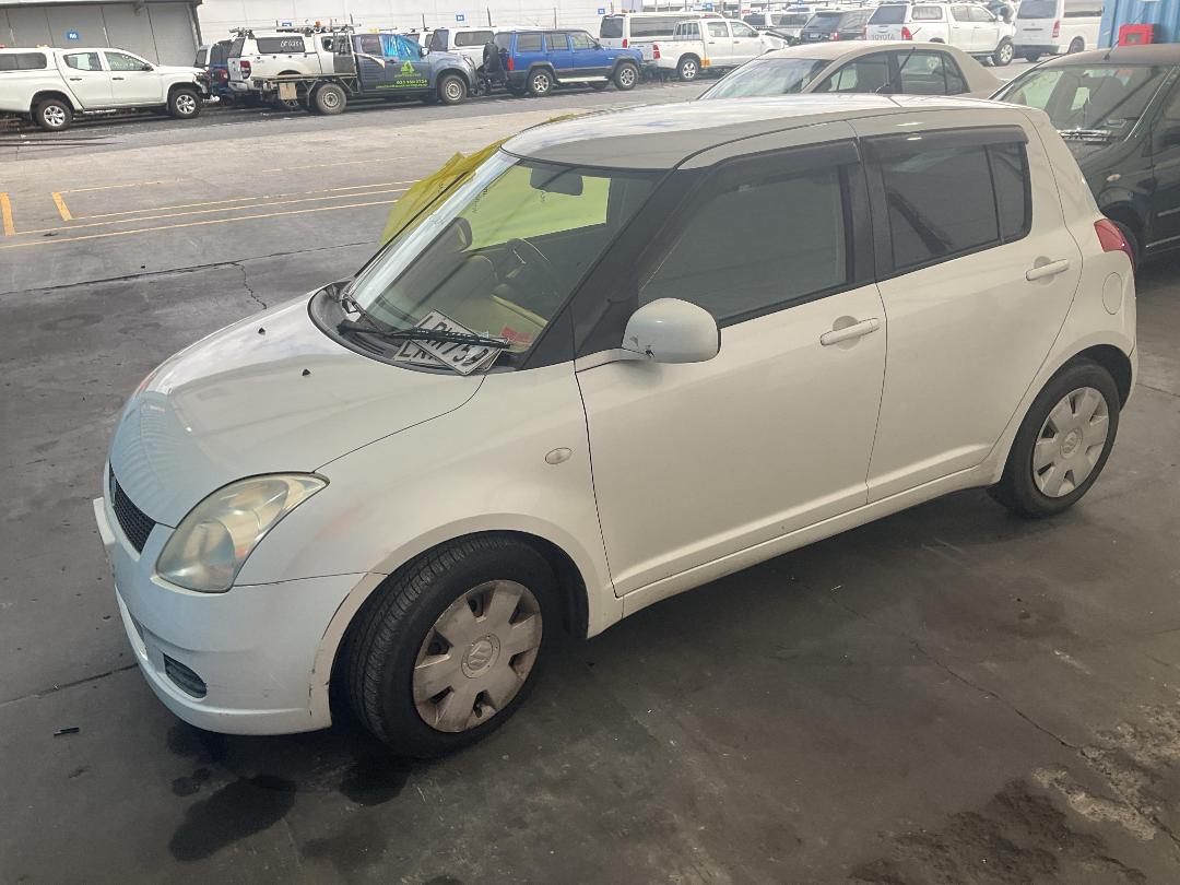 Photo '7' of Suzuki Swift