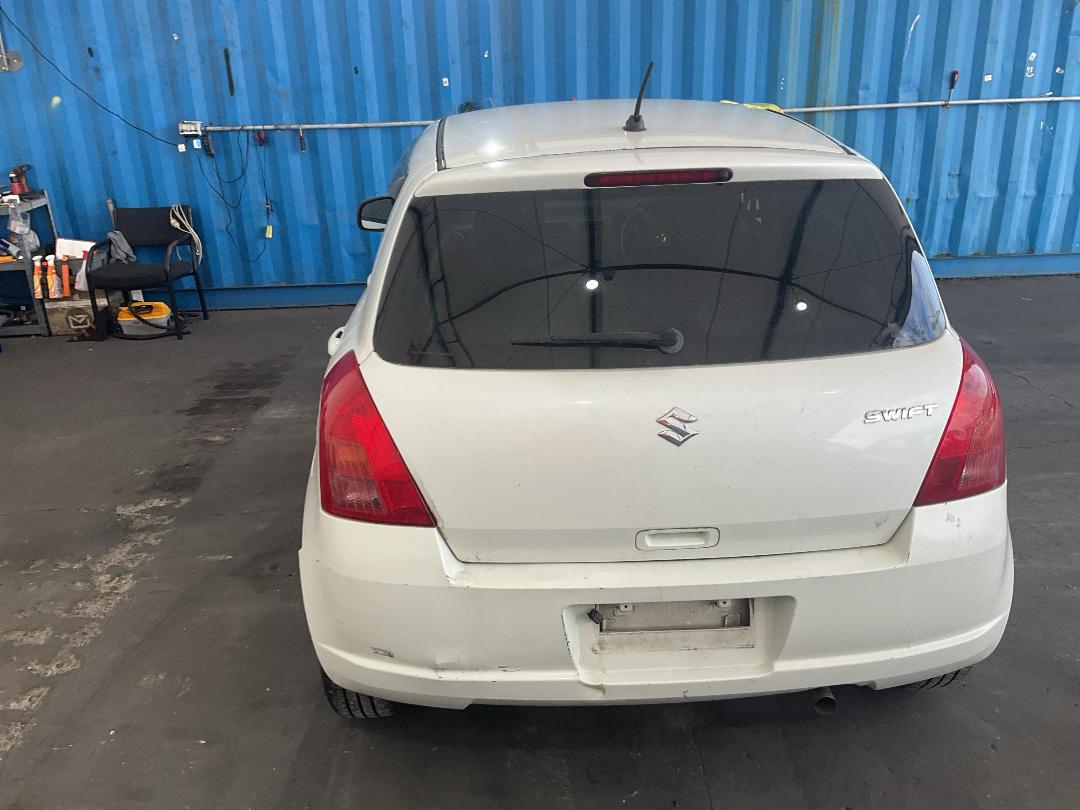 Photo '14' of Suzuki Swift