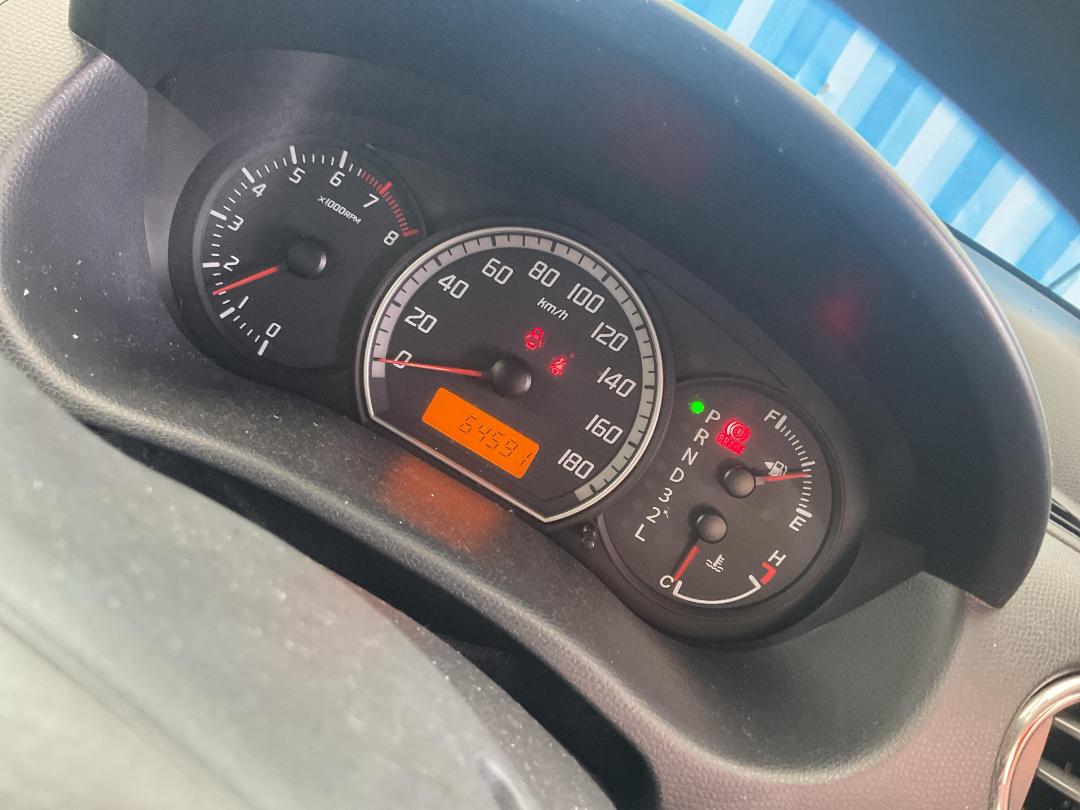 Photo '21' of Suzuki Swift