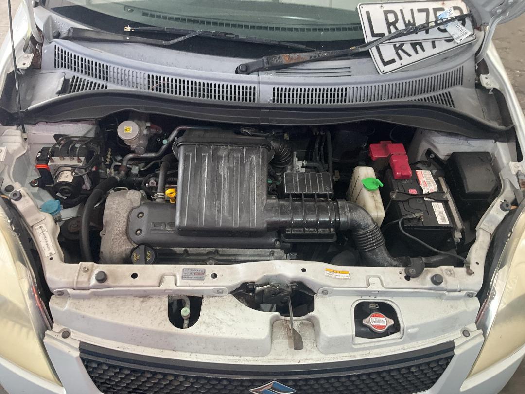 Photo '19' of Suzuki Swift