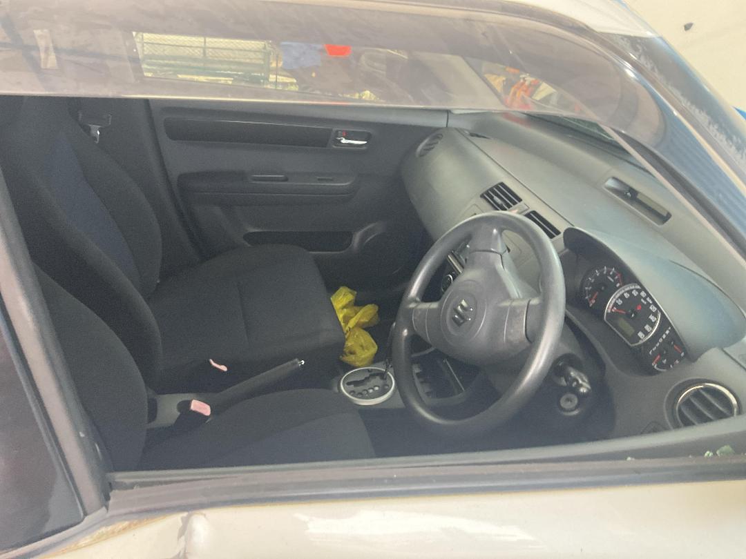 Photo '23' of Suzuki Swift