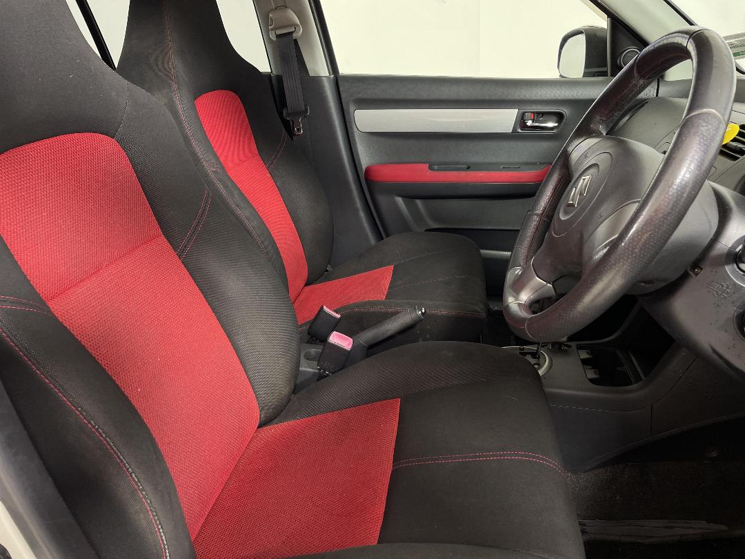 Photo '16' of Suzuki Swift Photo '16' of Suzuki Swift