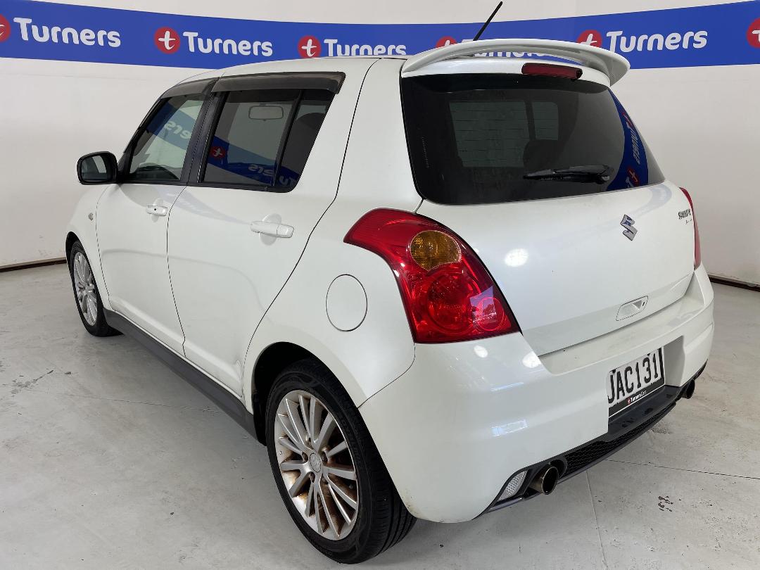 Photo '5' of Suzuki Swift Photo '5' of Suzuki Swift