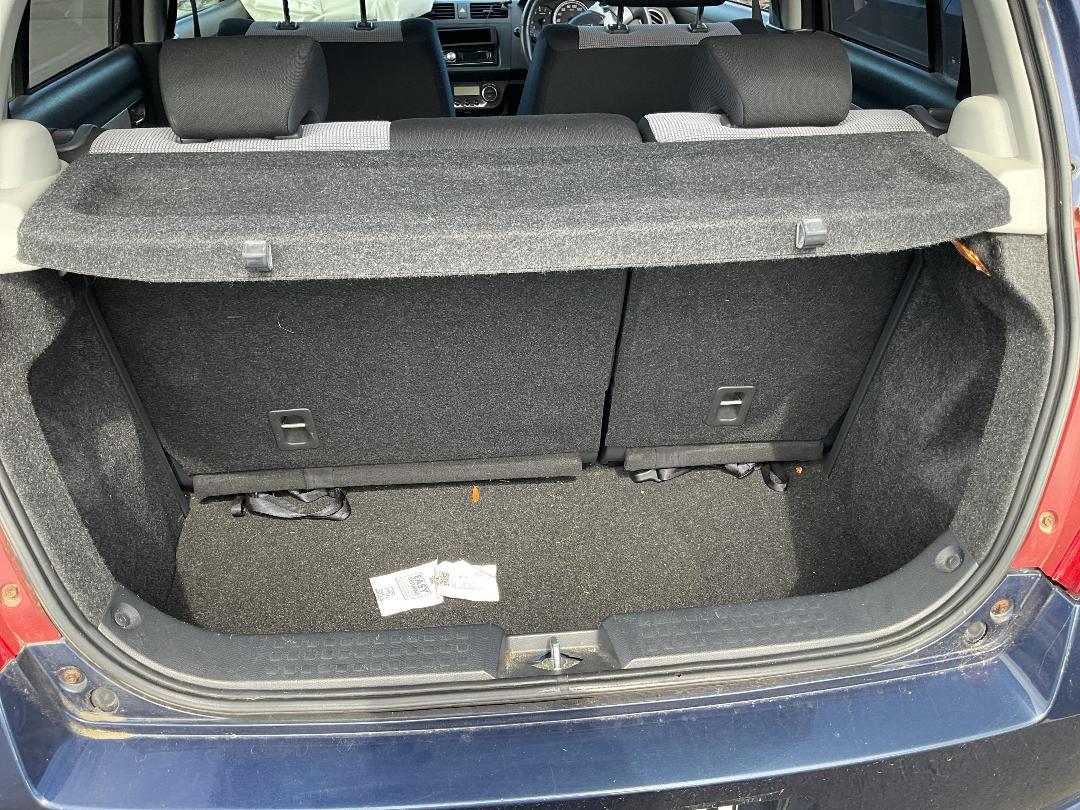 Photo '13' of Suzuki Swift