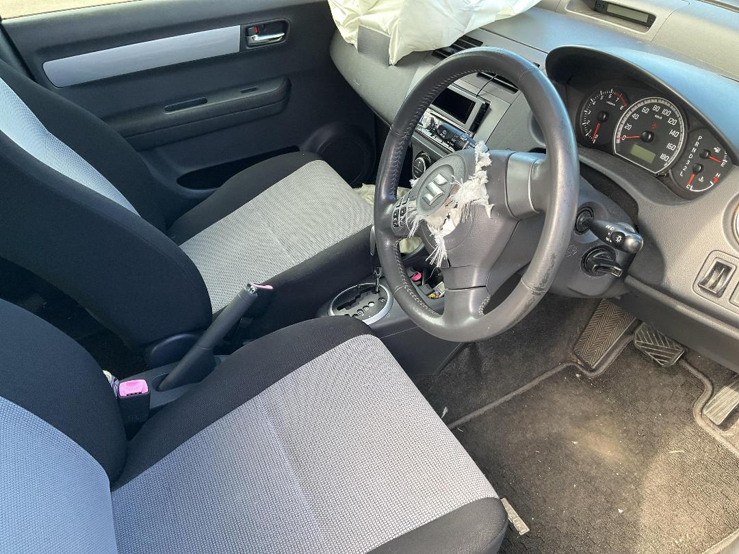 Photo '11' of Suzuki Swift